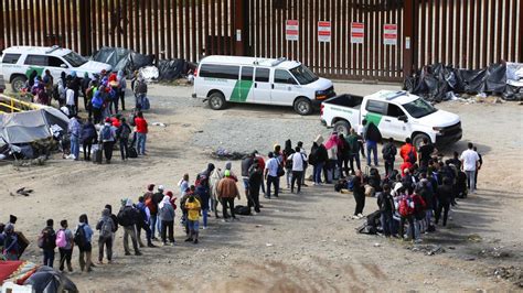 Here's what it looks like at the U.S.-Mexico border after Title 42 expired